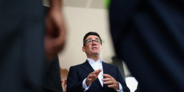 UK will support Ukraine “100%” despite Russian warning, PM Burnham says