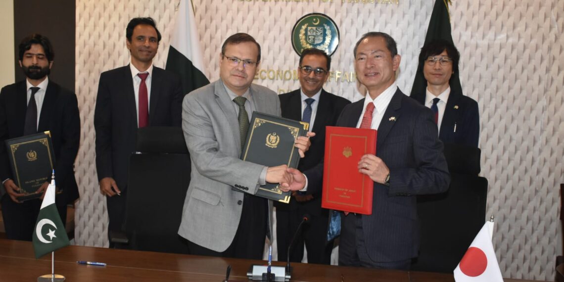 Japan Provides Grant Aid for Human Resource Development Scholarship (JDS) to Pakistan