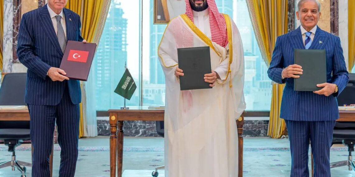 Makkah Summit: Pakistan, Saudi Arabia and Türkiye Sign Landmark Joint Defence Agreement