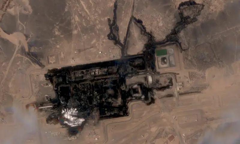 Saudi Arabia Accuses Iran of Encouraging Houthi Attacks; Houthi Missile Strike on Aden Palace Kills Four, Wounds 10